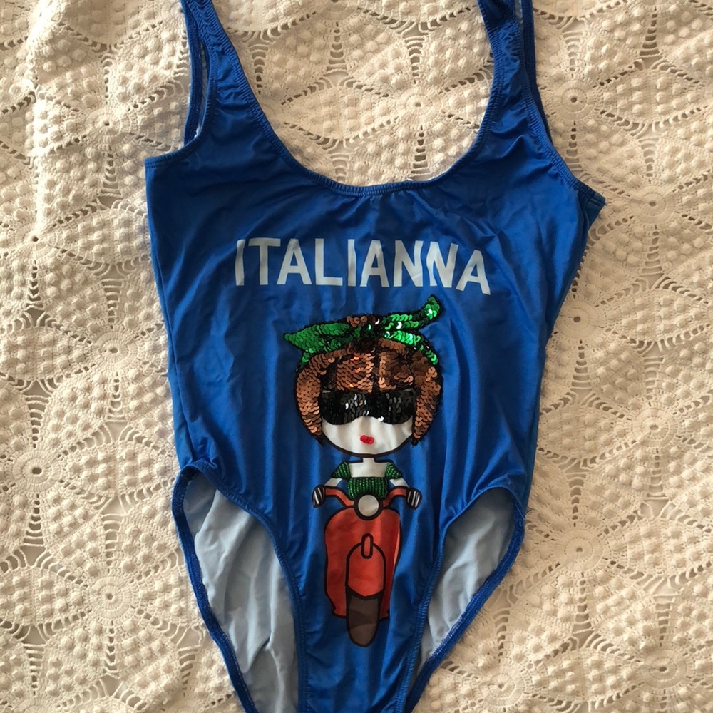 Mua Mua One piece open back swim suit  🏄🏻‍♀️
